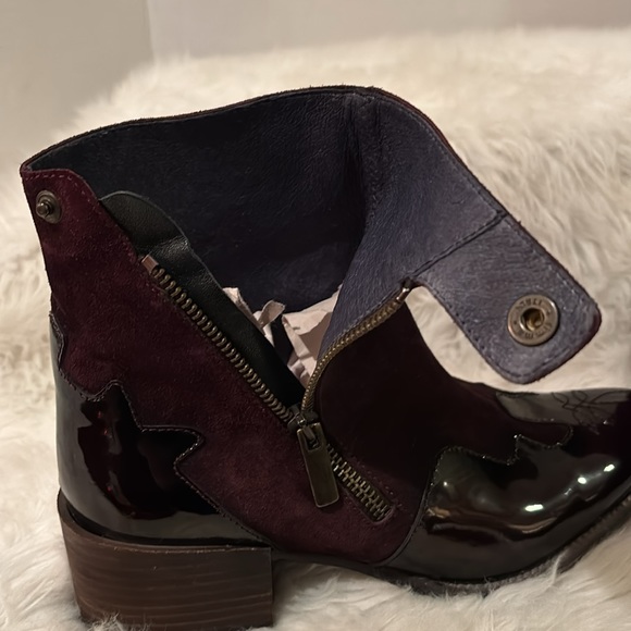 Unity In Diversity Leather Ankle Boots - Picture 10 of 10